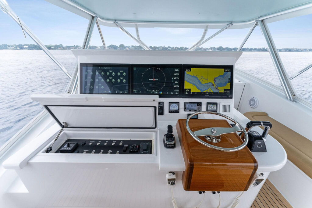 Cinco Boatworks 43 Express