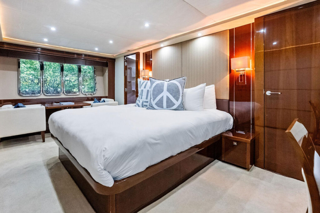 Princess Yachts V85